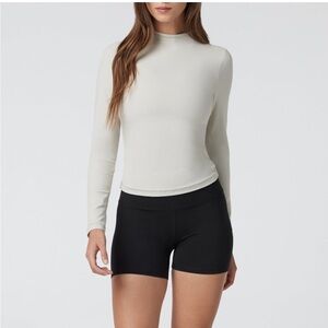 Vuori Women's Long Sleeve Tee - Cream